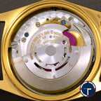 นาฬิกา Rolex Day-Date Ref.1803 หน้าปัดลายผ้าสีทอง ขอบทองคำพีระมิด18Kประดับเพชร(ทำใหม่) ตัวเรือนทองคำ18K นาฬิกาปี1968 Automatic ขนาด 36 mm