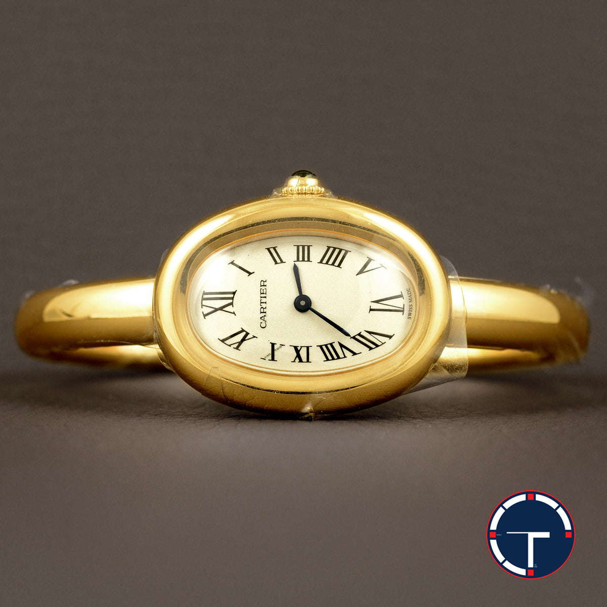 นาฬิกา Cartier Baignoire de Cartier 18K Yellow Gold หน้าปัดสีครีม หลักชั่วโมงเลขโรมัน ตัวเรือนและสายทองคำ18K กล่อง+ใบ นาฬิกาปี2026 Quartz ขนาด 31.4x23.1 mm Size S