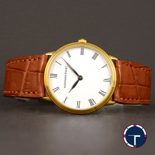 นาฬิกา Audemars Piguet (AP) Vintage 18K Yellow Gold Original Buckle หน้าปัดสีขาว หลักชั่วโมงเลขโรมัน ตัวเรือนทองคำ18K หัวเข็มขัดแท้ Quartz ขนาด 31 mm