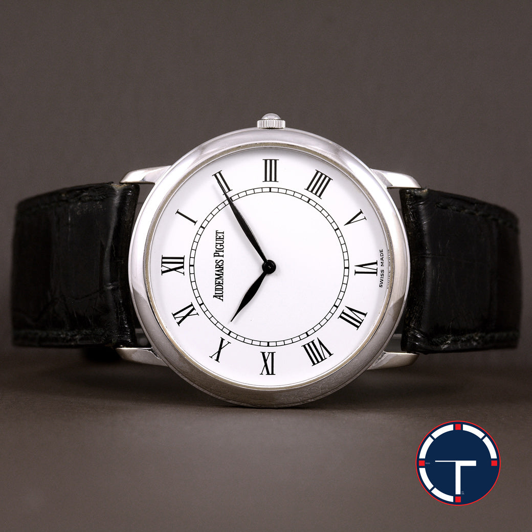 นาฬิกา Audemars Piguet(AP) Jules Audemars White Gold 18K หน้าปัดสีขาว หลักชั่วโมงเลขโรมัน ตัวเรือนทองคำขาว18K สายหนังแท้ หัวเข็มขัดแท้ ไขลาน(Manual Winding) ขนาด 34 mm