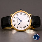 นาฬิกา Cartier "Unpolished" Ronde Louis Ref.0900 Yellow Gold18K หน้าปัดสีขาว หลักชั่วโมงเลขโรมัน ตัวเรือนทองคำ18K สายหนังแท้ หัวเข็มขัดแท้ ไขลาน(Manual Winding) ขนาด 34 mm