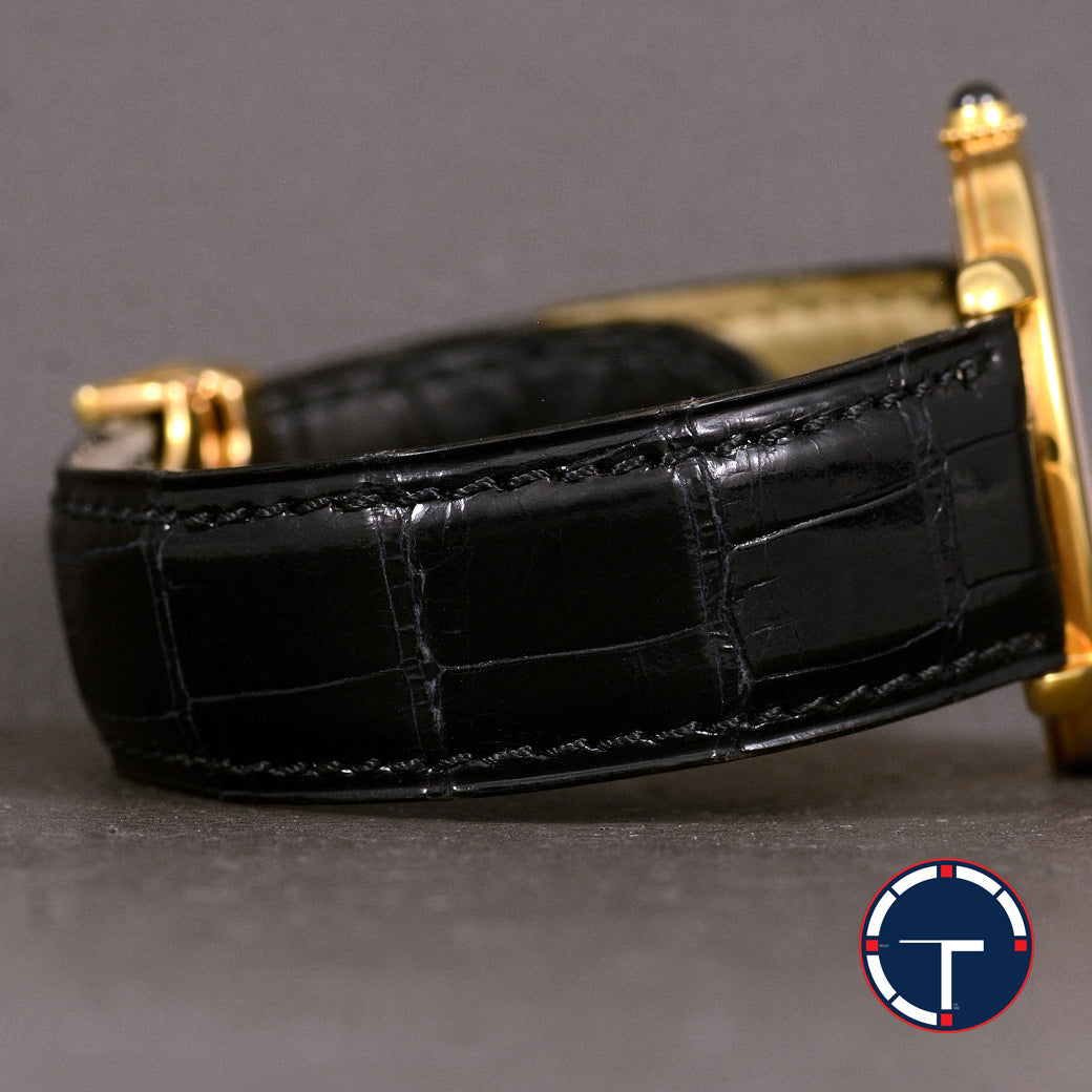 นาฬิกา Cartier "Unpolished" Ronde Louis Ref.0900 Yellow Gold18K หน้าปัดสีขาว หลักชั่วโมงเลขโรมัน ตัวเรือนทองคำ18K สายหนังแท้ หัวเข็มขัดแท้ ไขลาน(Manual Winding) ขนาด 34 mm