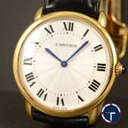 นาฬิกา Cartier "Unpolished" Ronde Louis Ref.0900 Yellow Gold18K หน้าปัดสีขาว หลักชั่วโมงเลขโรมัน ตัวเรือนทองคำ18K สายหนังแท้ หัวเข็มขัดแท้ ไขลาน(Manual Winding) ขนาด 34 mm