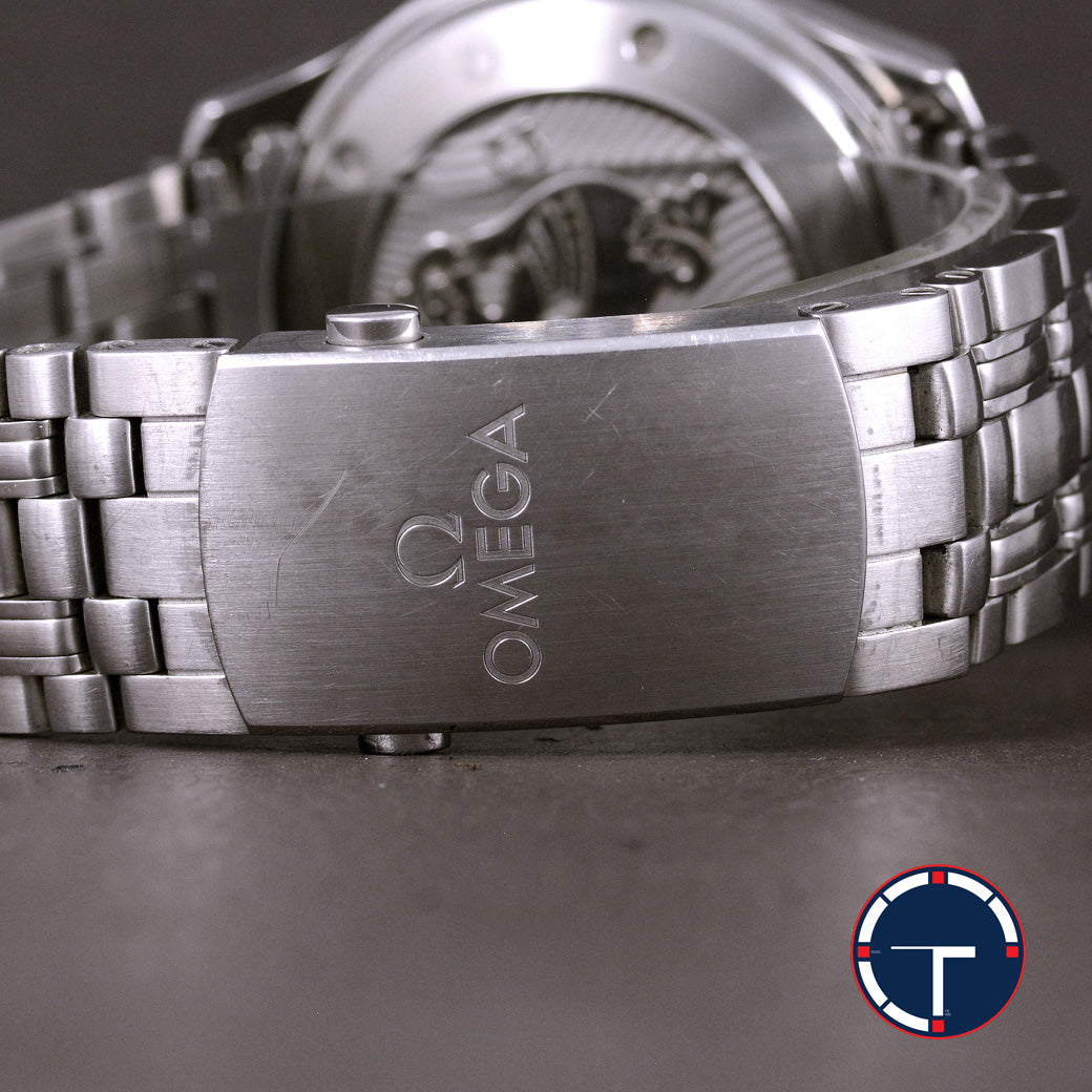 นาฬิกา Omega Seamaster Professional Diver 300 Co-Axial หน้าปัดสีน้ำเงิน สายเหล็กแท้ มีกล่อง+ใบ นาฬิกาปี2014 Automatic ขนาด 42 mm
